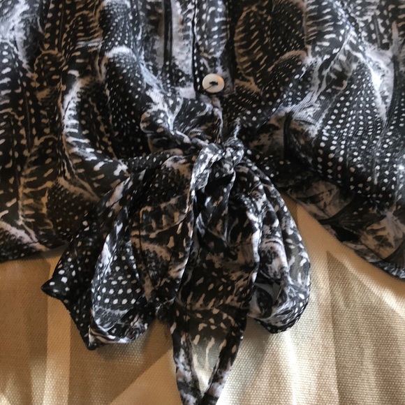 Sheer Black&white Feather Tank w/ Front Tie! - Picture 4 of 5